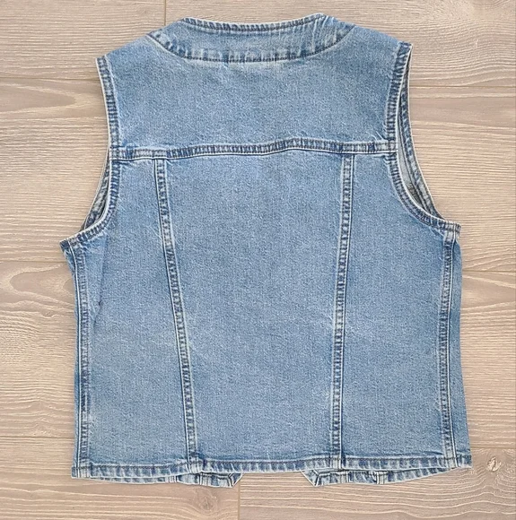 Universal Thread Denim Button Down Vest - Picture 2 of 5